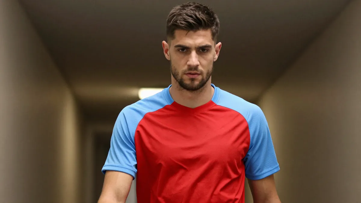 Charlton Athletic Sign Right-Back Danny McNamara