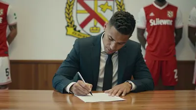 Terry Taylor leaves Charlton behind for Stevenage