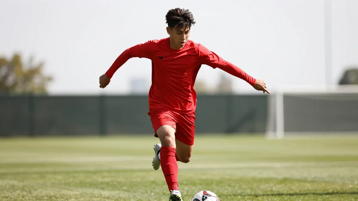 Charlton's U21s, managed by Chris Lock, travel to Swansea City on Monday aiming to close a three-point gap in the...